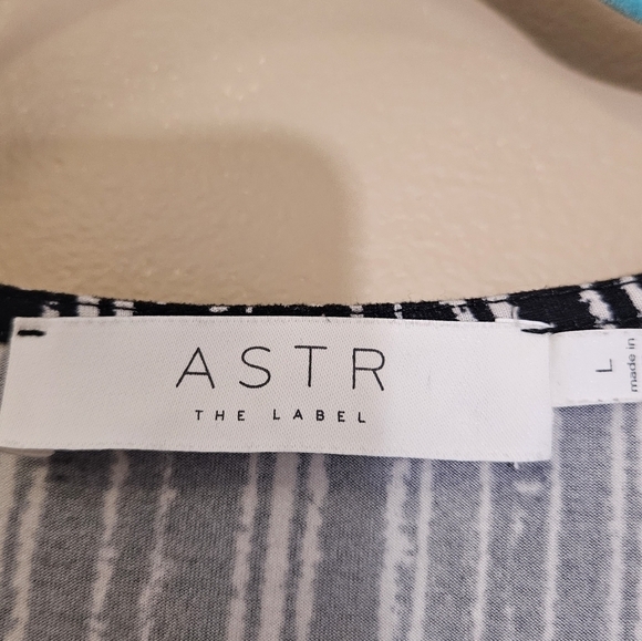 ASTR The Label Women's Size L Striped Tie Front Top - Picture 3 of 4